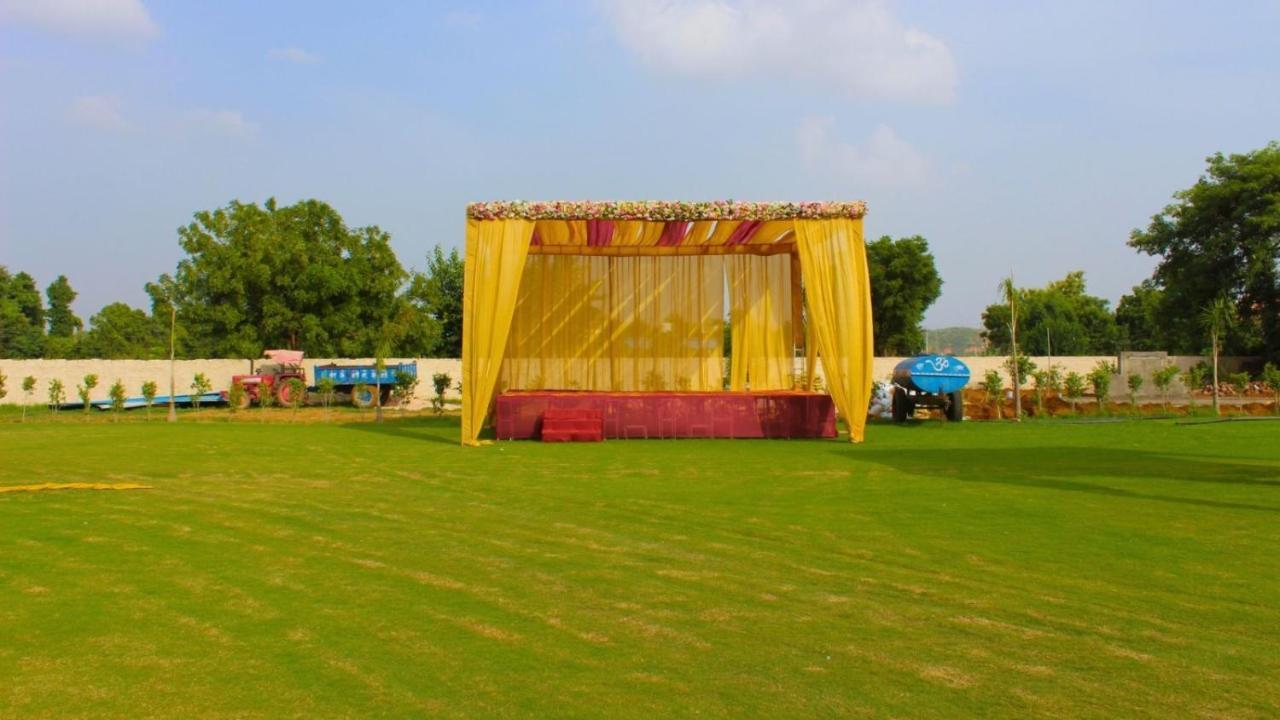 Вилла Wedlock Farms - Events Venue Гургаон Экстерьер фото